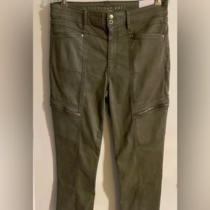WHBM Everyday Soft Skinny Ankle Pants, NWT, Olive, sz 10L